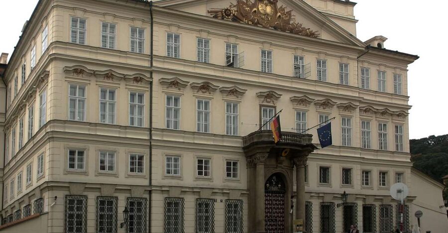 Prague: Highlights Walking Tour to the German embassy 1989 - Why this Prague walk is different