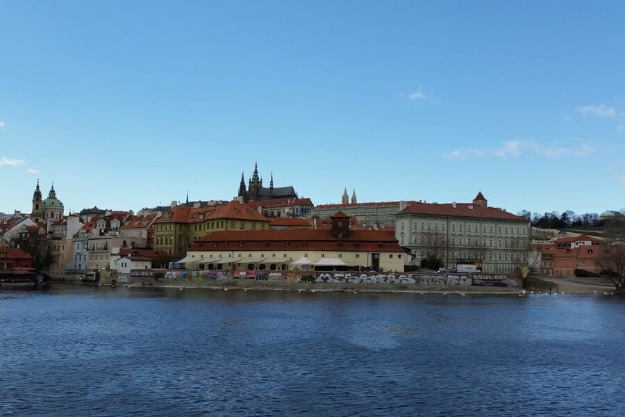 Prague: Historic City Center Bus Tour with Top Sights - Key points before you book