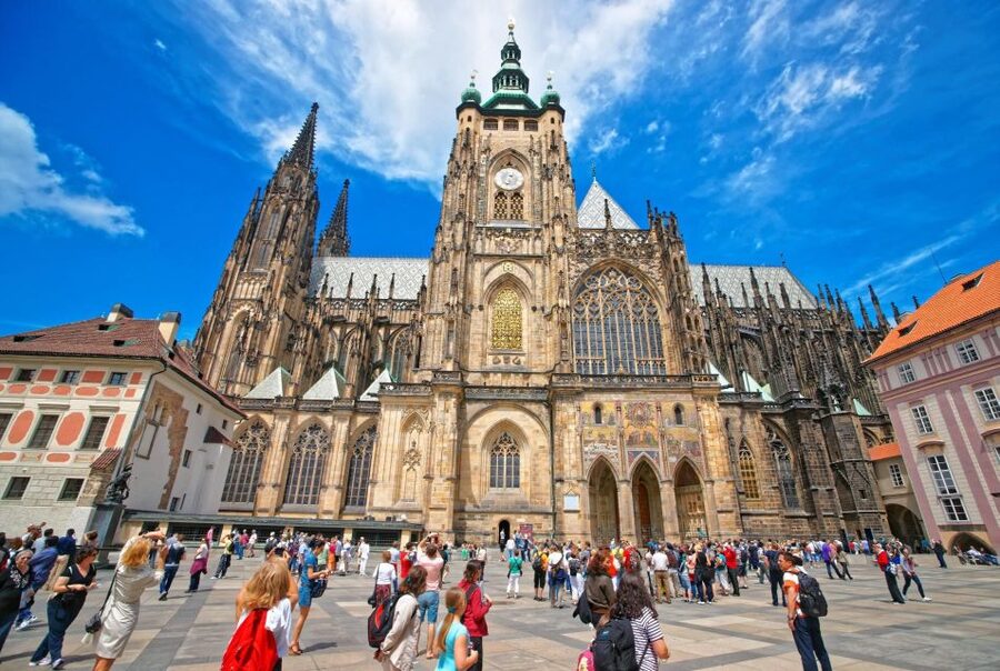 Prague Hradcany Castle, St Vitus Cathedral Tour with Tickets - Why a private Prague Castle tour can be worth the cost