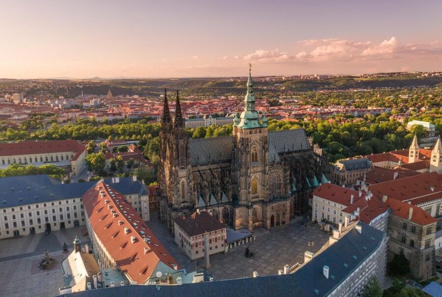 Prague Hradcany Castle, St Vitus Cathedral Tour with Tickets - The five-hour option with private car transfers