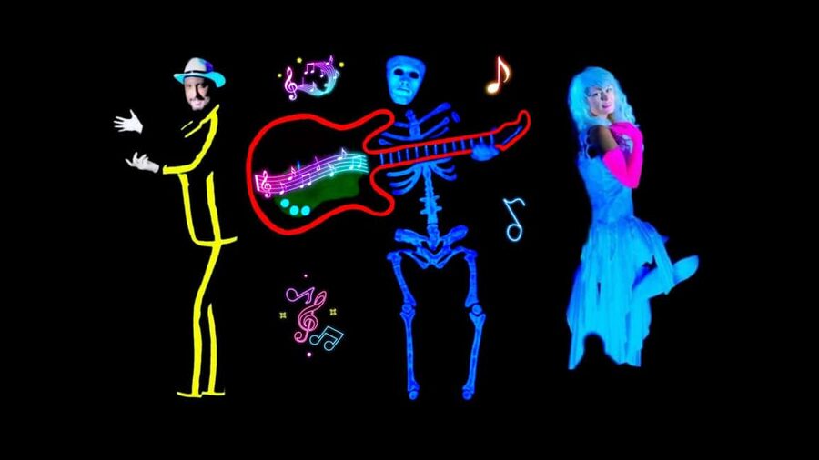 Prague: Images of Love Black Light Theatre Show - Who Will Enjoy Images of Love Most?