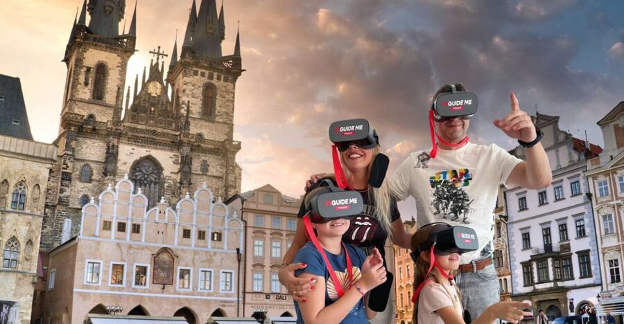 Prague: Immersive History Walking Tour and VR - How the Prague VR history walk works