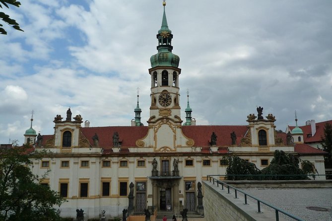 Prague in One Day by a Car - Excellent opportunity to see all the sights - A guide and driver instead of a crowded group