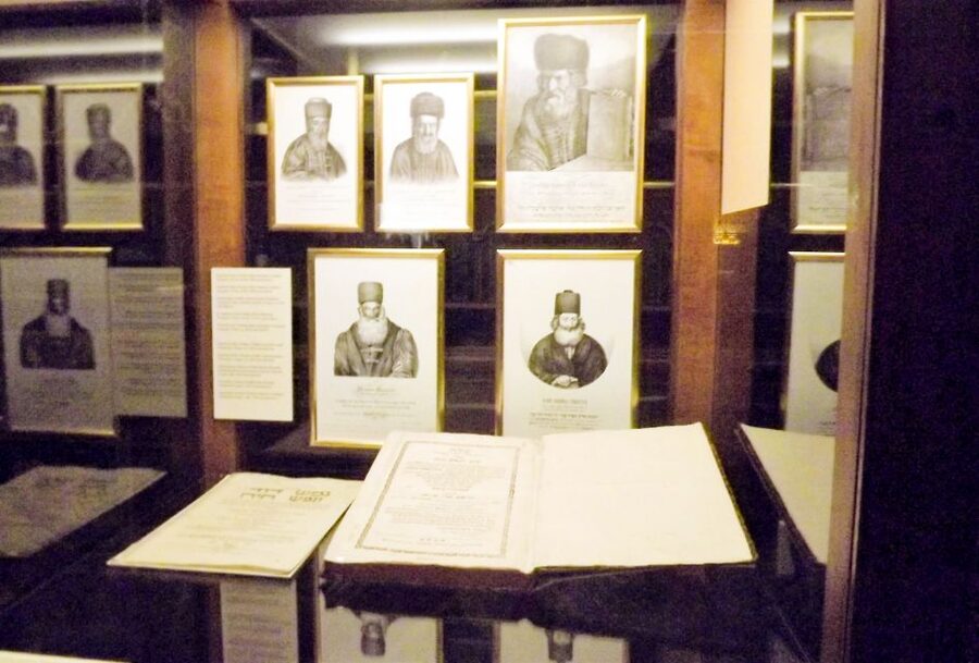 Prague: Jewish Quarter Ticket with optional Audio Guide - What this Prague Jewish Quarter experience really is