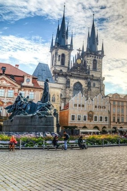 Prague : Jewish Quartier Walking Tour - Klausen Synagogue: a first look at Jewish customs