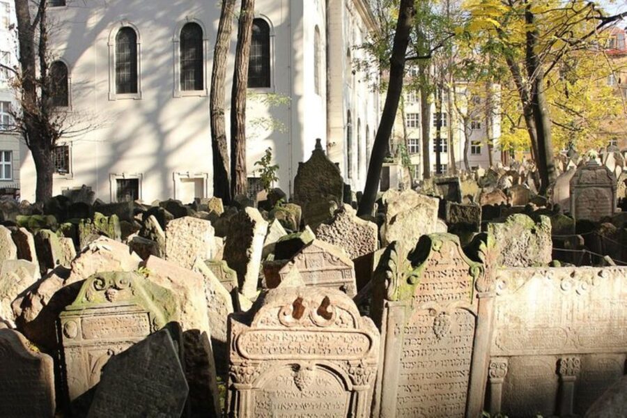 Prague: Jewish Town Guided Walking Tour - Inside the Maisel, Spanish, and Pinkas synagogues