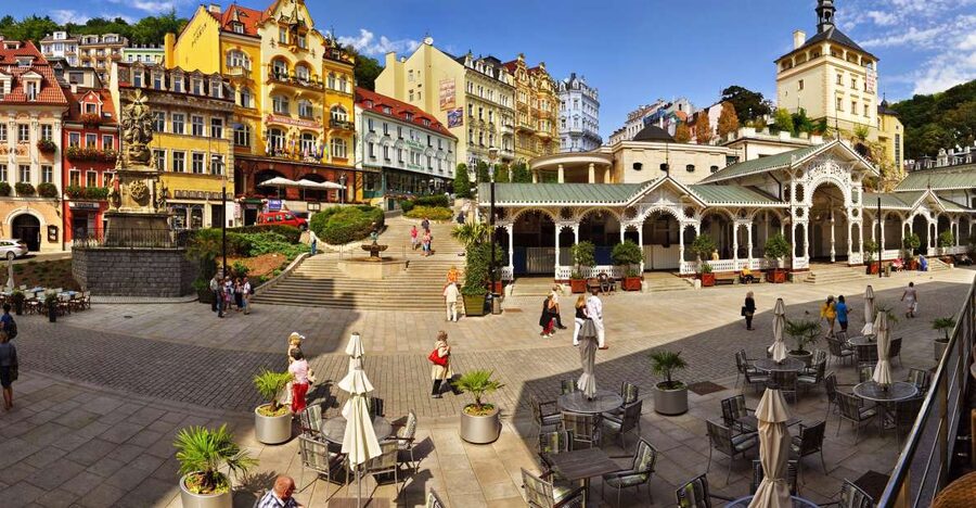 Prague: Karlovy Vary Day Trip with Watchtower and Funicular - The 45-minute walk through Karlovy Vary