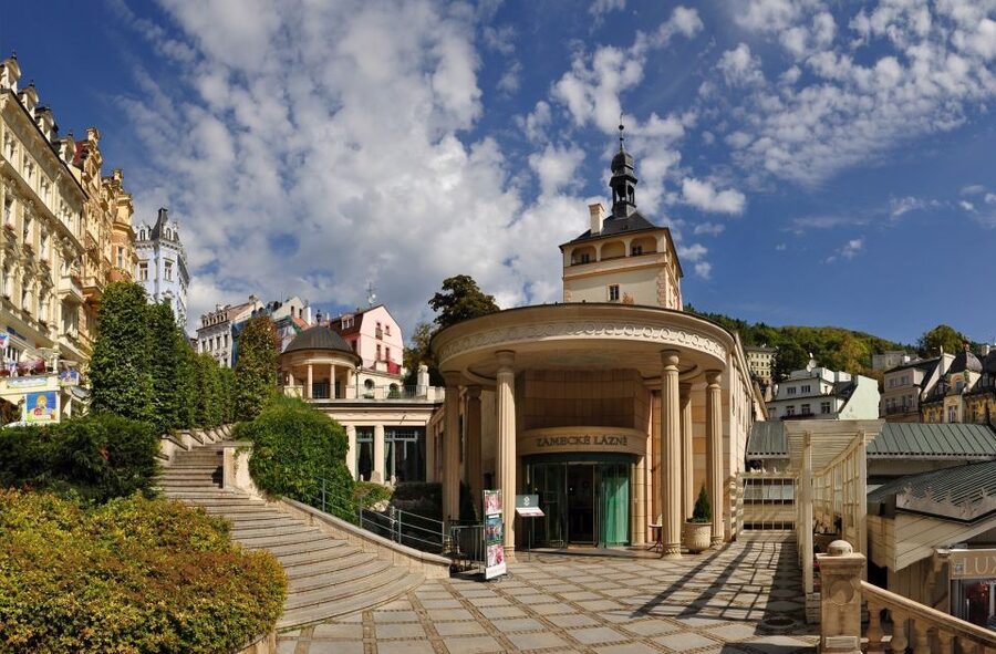 Prague: Karlovy Vary Tour with Lunch and Moser Museum Visit - Who should book this Karlovy Vary tour?
