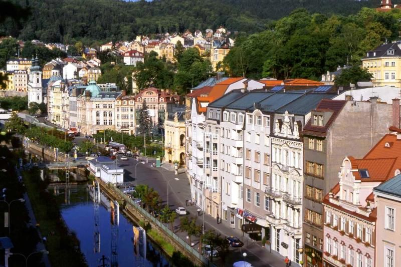 Prague: Karlovy Vary Tour with Lunch and Moser Museum Visit - Is $78 a fair price?