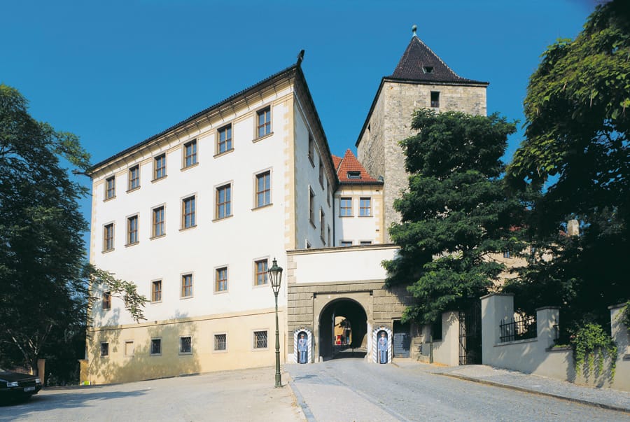 Prague: Lobkowicz Palace Ticket & Audio Guide - Entering the 22 galleries