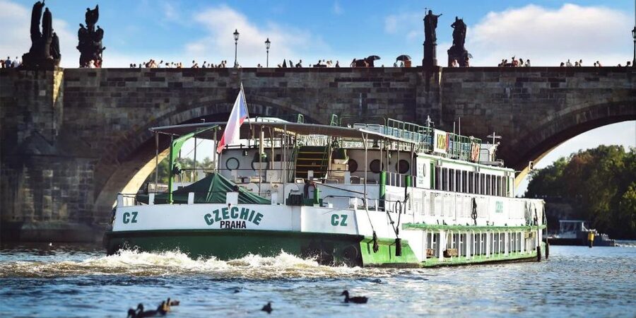 Prague: Lunch Cruise on Vltava River with open Buffet - Old Town and Prague’s riverside details