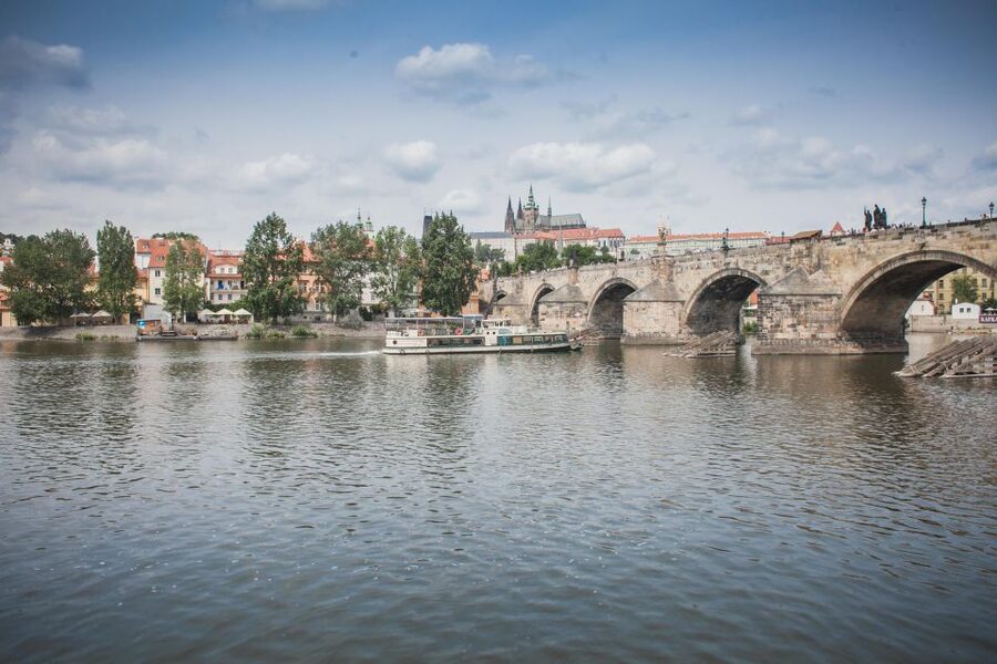 Prague: Lunch Cruise on Vltava River with open Buffet - Starting at Lodě Bevents and finding pier no. 14