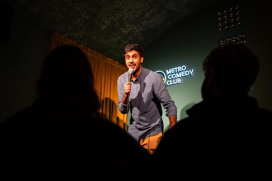Prague: NYE with Comedy Show, Unlimited Drinks and Fireworks - Midnight Outside With Prague Castle and Charles Bridge