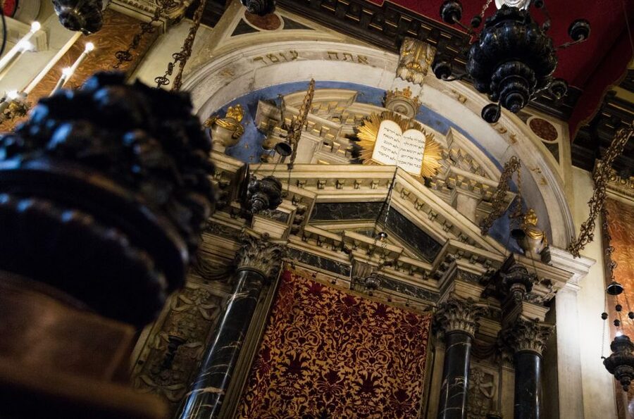 Prague Old Jewish Quarter and Spanish Synagogue Private Tour - Who should choose each duration?