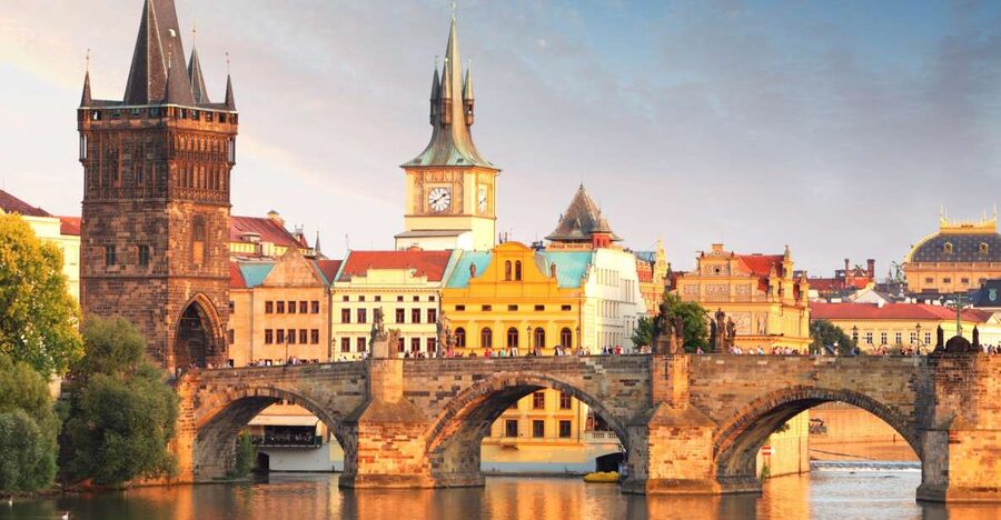 Prague: Old Town and Charles Bridge Tour - Starting at the Municipal House