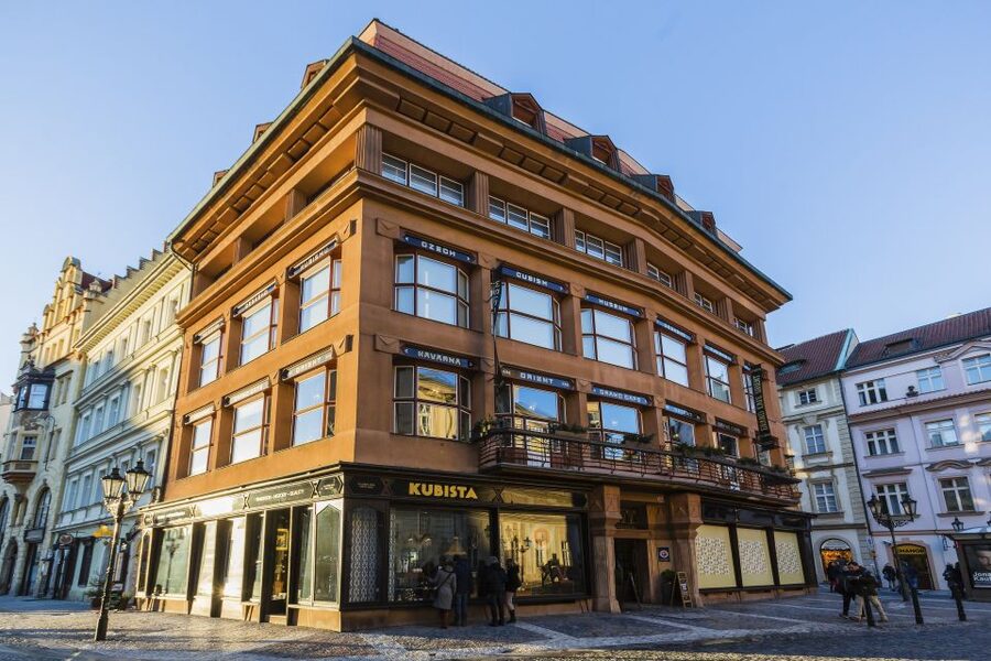 Prague: Old Town and Jewish Quarter 2-Hour Walking Tour - Old Town Square, where Prague’s story begins