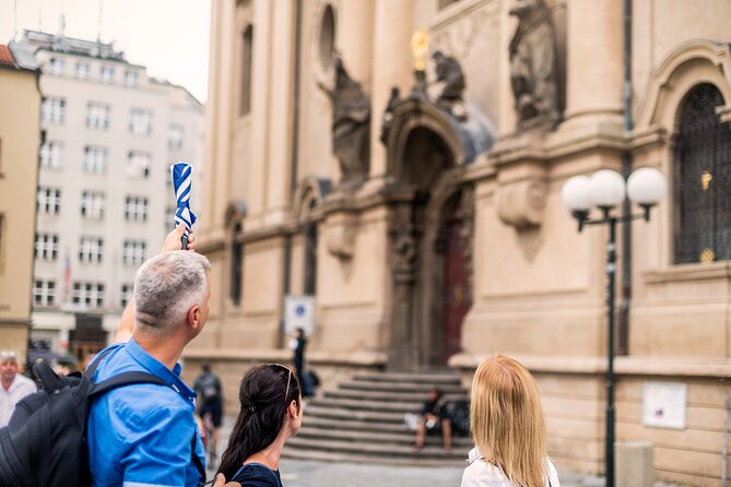 Prague Old Town and Jewish Quarter 90 minutes Guided Tour - What the guides add to the buildings