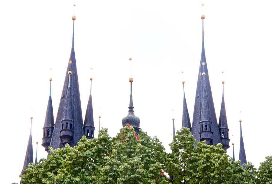 Prague: Old Town and Jewish Quarter Guided Walking Tour - Josefov: Prague’s Jewish Quarter in 45 minutes