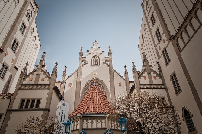 Prague Old Town and Jewish Quarter Walking Tour - St. James and the medieval Týn Court