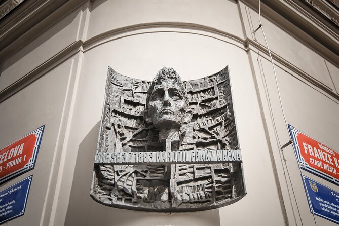 Prague Old Town and Jewish Quarter Walking Tour - Guide quality shapes the whole experience