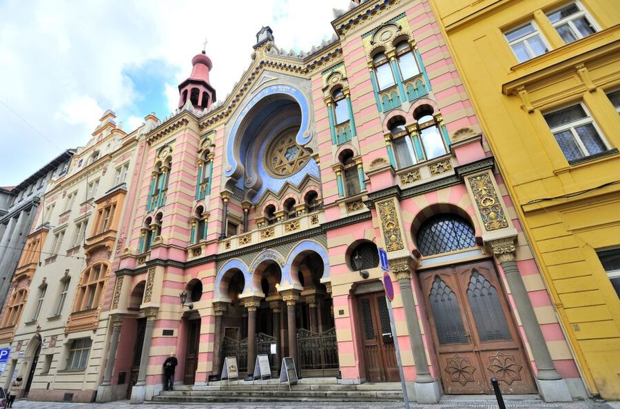 Prague Old Town and Top Attractions Private Tour by Car - Why a private car works well in Prague