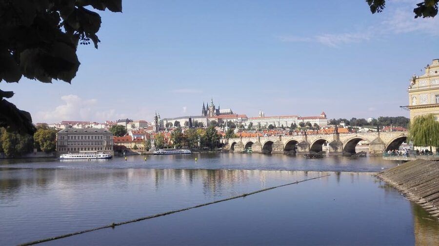Prague: Old Town Guided Walking Tour and City Boat Ride - Key points at a glance