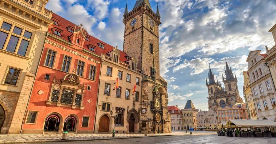 Prague: Old Town, Jewish Quarter & Astro Clock Walking Tour - Key points to know before booking