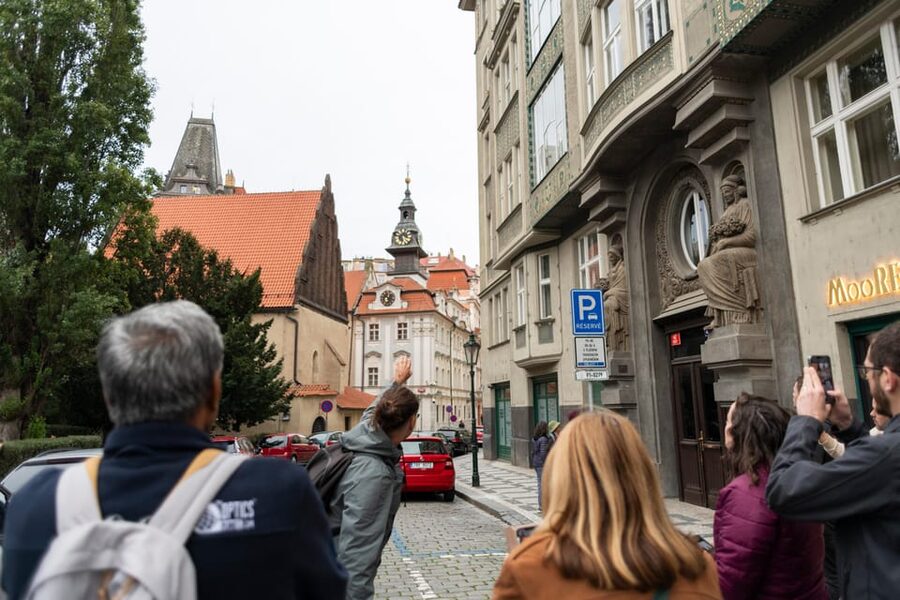 Prague: Old Town, Jewish Quarter & Astro Clock Walking Tour - Old Town streets and the first look at the historic center