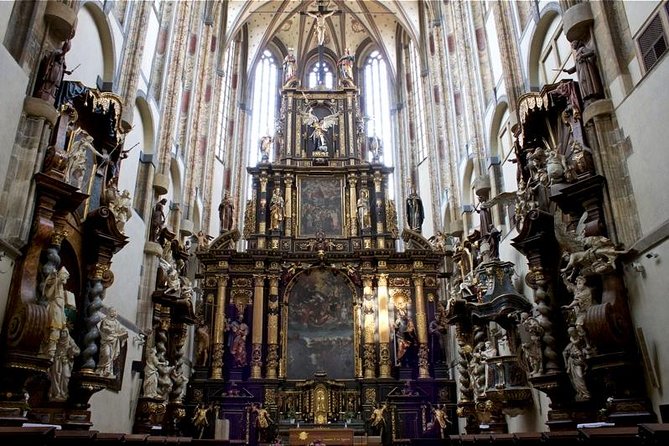 Prague Old Town New Town and Jewish Quarter Morning Tour - A baroque pause at Saint James