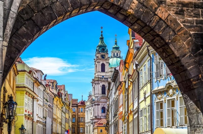 Prague: Old Town, Prague Castle & River Cruise Day Tour - Charles Bridge, Old Town and Josefov on foot