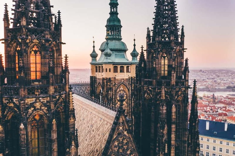 Prague: Old Town, Prague Castle & River Cruise Day Tour - Walking demands, weather and group size