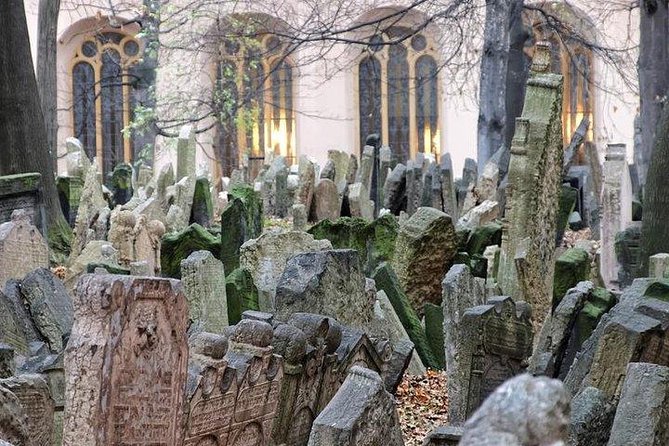 Prague Old Town tour and external Jewish Quarter - Old Town Square and the Astronomical Clock