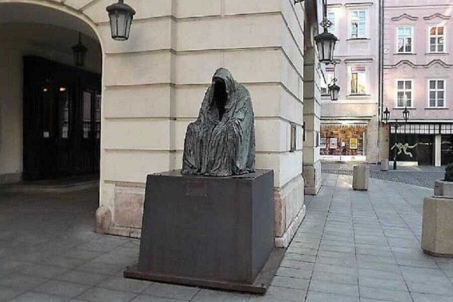 Prague: Old Town Tour & National Museum Skip-the-Line Ticket - Wenceslas Square and the Route to the Museum