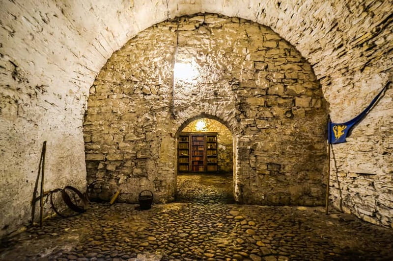 Prague: Oldtown, Medieval Underground & Dungeon History Tour - What makes Prague’s underground worth seeing