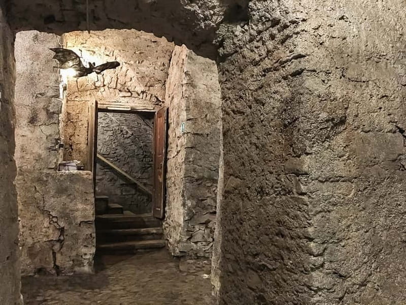 Prague: Oldtown, Medieval Underground & Dungeon History Tour - Stories of rebellion, flood, fire, and plague