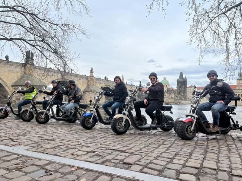 Prague: Panoramic Viewpoints Guided Electric Tricycle Tour - Prague Castle on the longer route