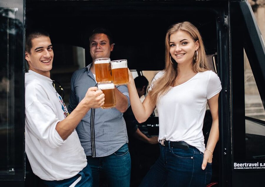 Prague: Party Beer Bus - The 15-minute dance show
