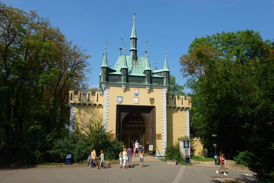 Prague: Petřín Tower and Mirror Maze Entry Ticket - Paris, Prague, and the age of iron