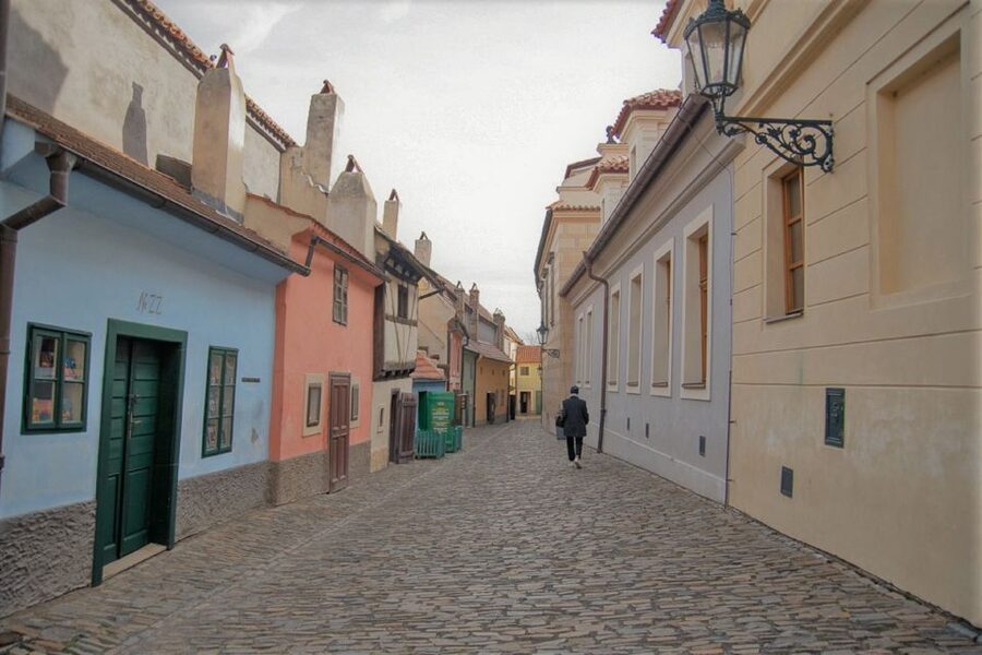 Prague: Prague Castle Complex Smartphone Audio Guide - My Verdict: Book It for Freedom, Not for Expert Commentary
