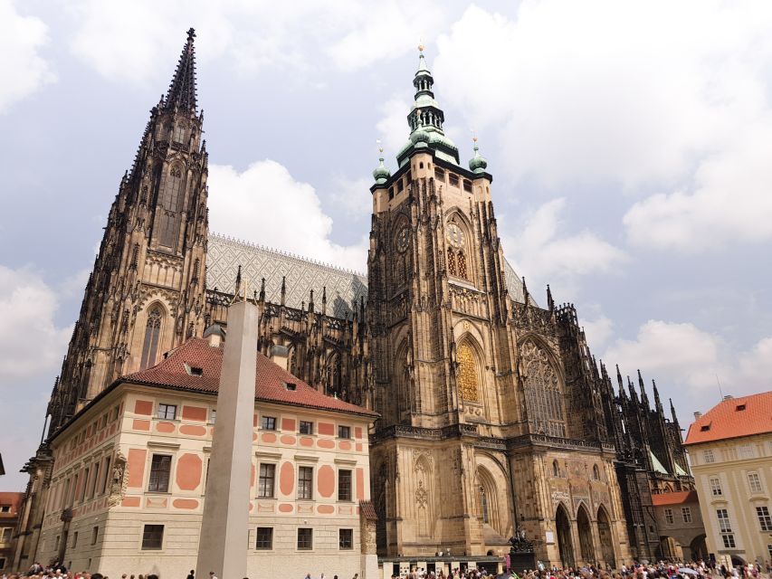 Prague: Prague Castle, Jewish Quarter, Clock Tower Admission - A practical two-day plan