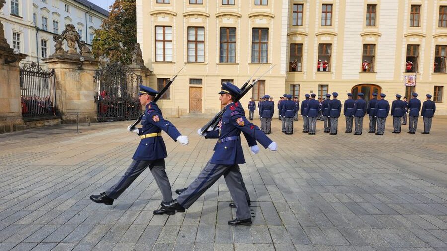 Prague: Prague Castle Private Walking Tour - Why Prague Castle Deserves a Guided Walk