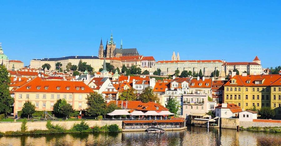 Prague: Prague Castle Private Walking Tour - What the Private Format Adds