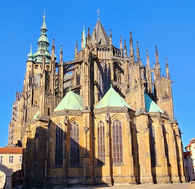 Prague: Prague Castle Private Walking Tour - Meeting at Malostranská Metro Station