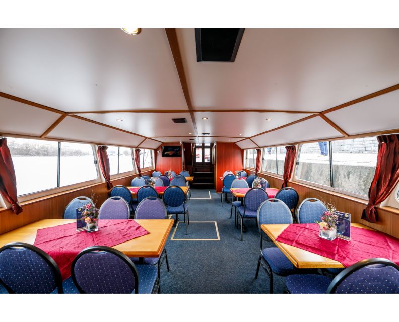 Prague: Private Beer Boat Cruise with Unlimited Beer - A Technical Delay Worth Planning Around