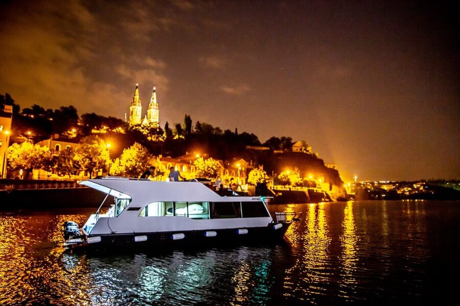 Prague: Private River Cruise with Unlimited Beer or Prosecco - What the three hours may feel like