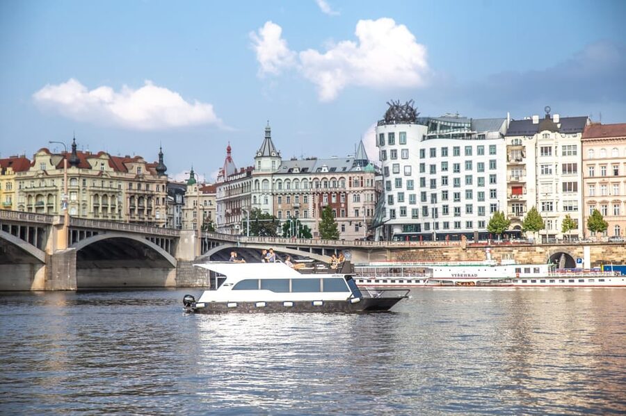 Prague: Private River Cruise with Unlimited Beer or Prosecco - A private way to see Prague from the Vltava