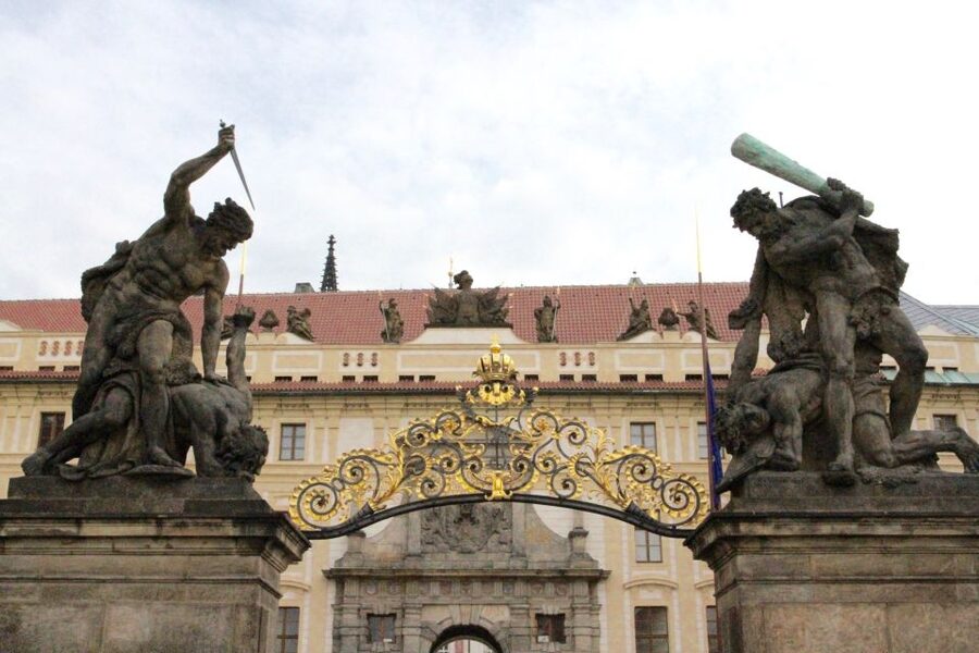 Prague: Private Tour of the Prague Castle Grounds - St. Vitus Cathedral, Prague’s great interior