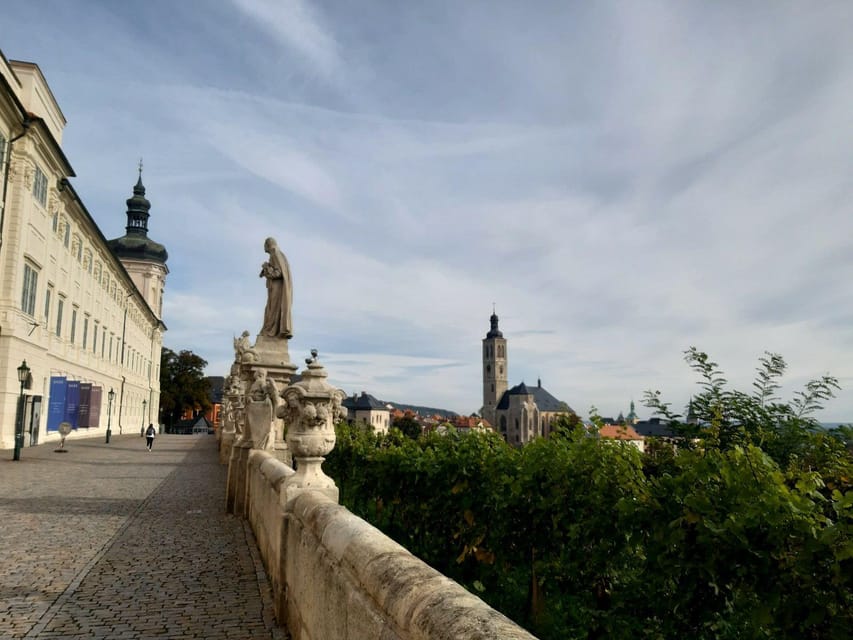 Prague: Private tour to Kutna Hora and Bone church - Key points at a glance