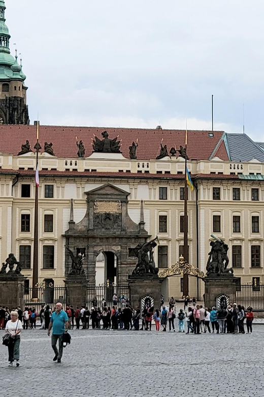 Prague: Private tour to Kutna Hora and Bone church - Should you book the Kutná Hora and Bone Church tour?