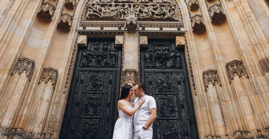 Prague: Professional Photoshoot at Prague Castle - Why a Prague Castle photoshoot makes sense